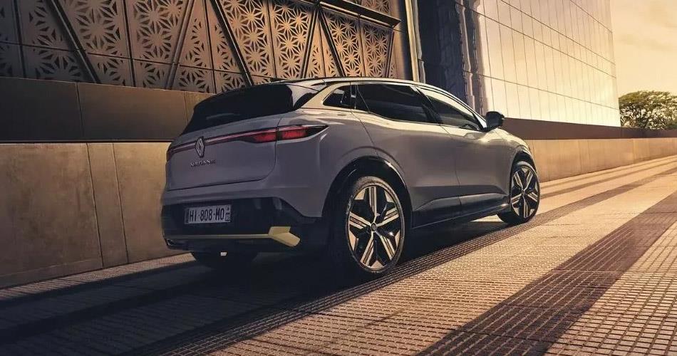 Renault Megane E-Tech Türkiye’de Ön Siparişe Sunulduğu İlk Gün Tükendi