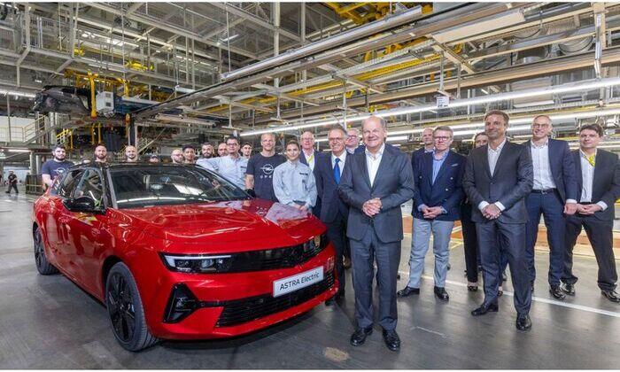 Stellantis'ten Opel'e özel ziyaret!