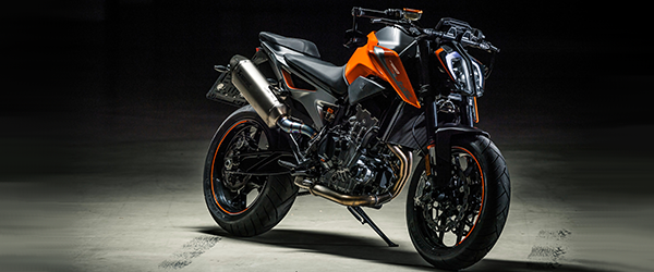 2019 KTM 790 Duke R üretiminden önceki test sırasında görüntülendi.