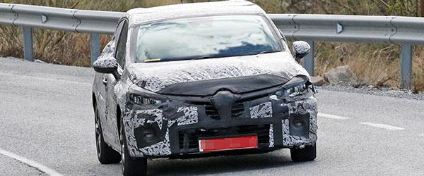 Renault Talisman Modeli Kamuflajlı Görüntülendi