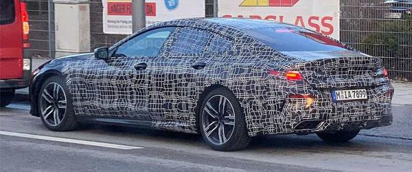 BMW 8 Serisi Gran Coupe Kamuflajını Epeyce Azaltmış