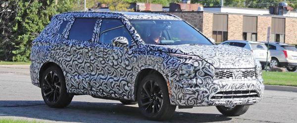 Mitsubishi Outlander Makyajlı Hali İlk Kez Görüntülendi