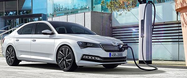 2020 Skoda Superb Hybrid Hakkında Bilmeniz Gerekenler