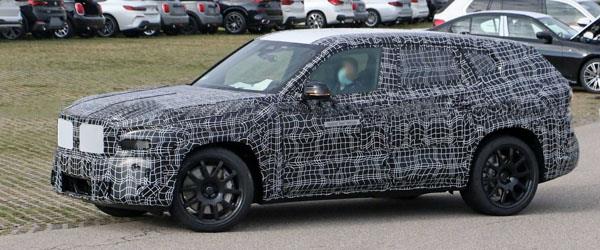 BMW'nin yeni SUV'si X8 Objektiflere Poz Verdi