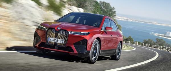 BMW Yeni Elektriklisi iX’i Tanıttı