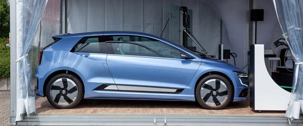 Volkswagen’den Otomatik Şarj Robotu
