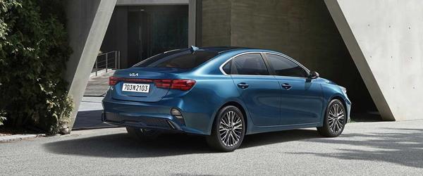 Yeni Kia Cerato Makyajlı Selamı Veriyor