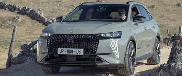 DS 7 Makyajlandı! Hibrit Seçenekleri Zenginleşti